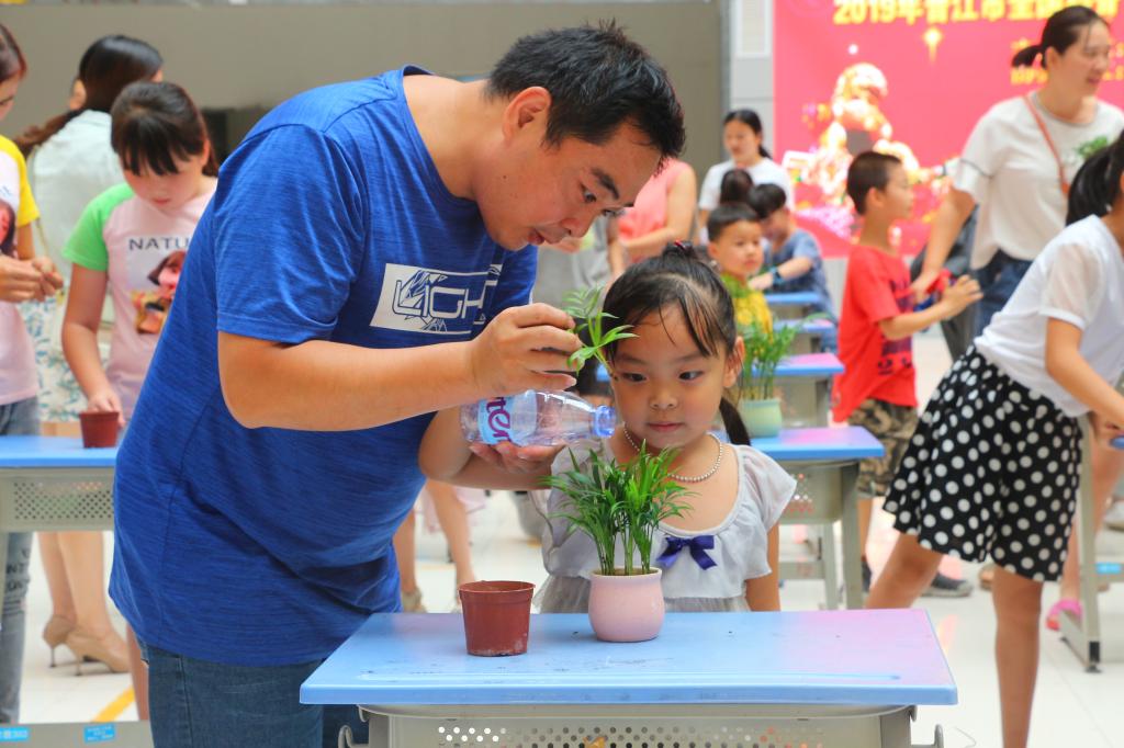 2019年晉江市“全國科普日”主題活動暨晉江“科技廟會”“全民科普 晉江先行”西園站主題活動在我校舉行