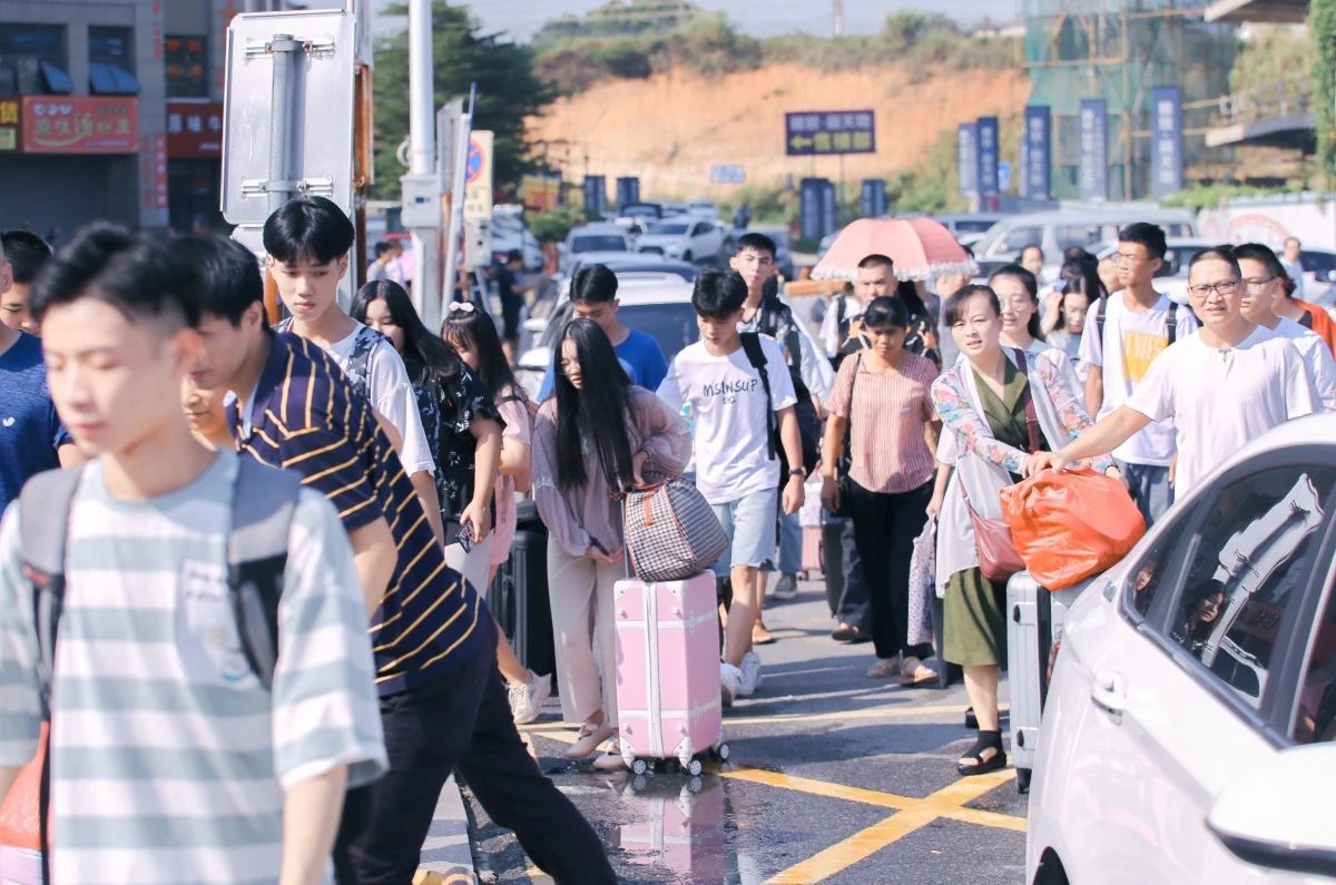 他來了，她來了，他們終于來了！新學期，“輕工”列車添員啦！